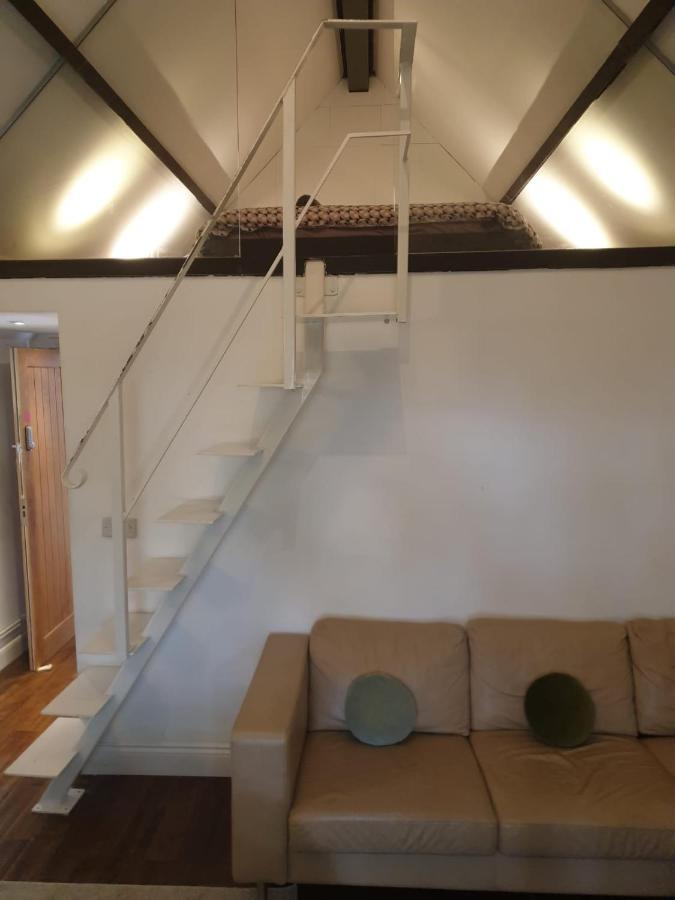 Mezzanine Studio Apartment Лондон Екстер'єр фото