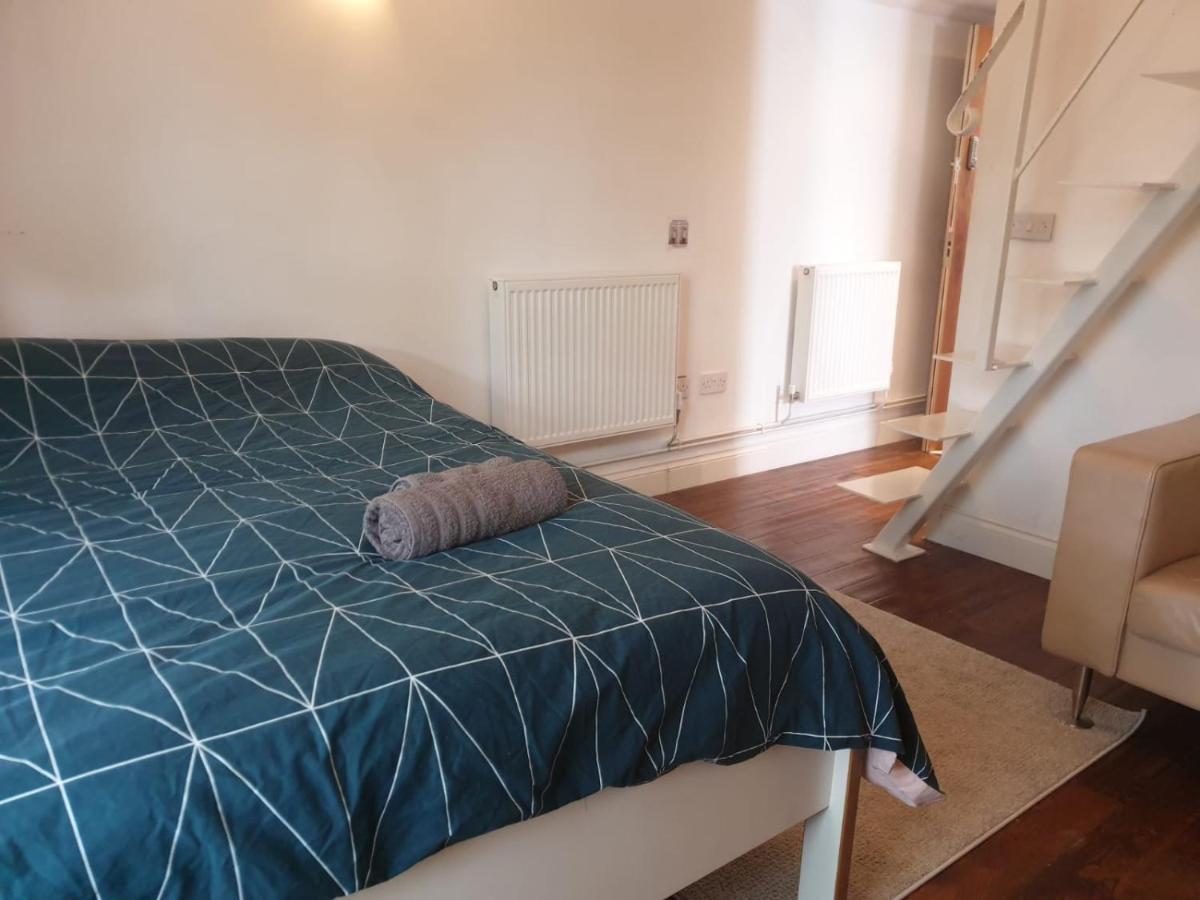 Mezzanine Studio Apartment Лондон Екстер'єр фото
